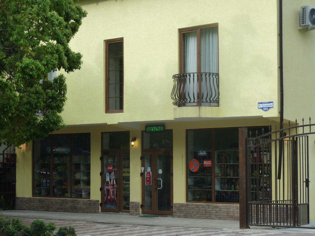 Guest House Letto Gagra Exterior photo